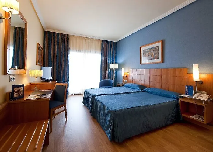 Hotel Elba Aeropuerto Business & Convention 4*