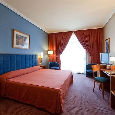 Hotel Elba Aeropuerto Business & Convention 4*