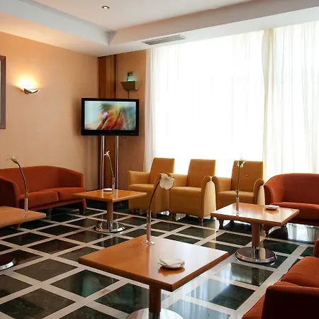 Elba Aeropuerto Business & Convention Hotel 4*