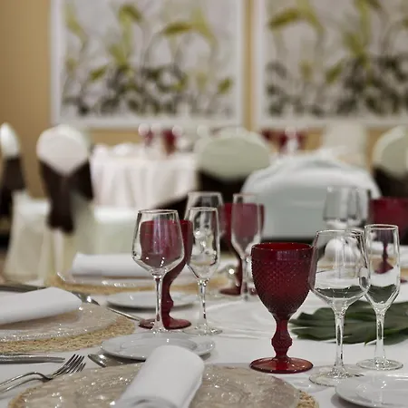 Elba Aeropuerto Business & Convention Hotel 4*